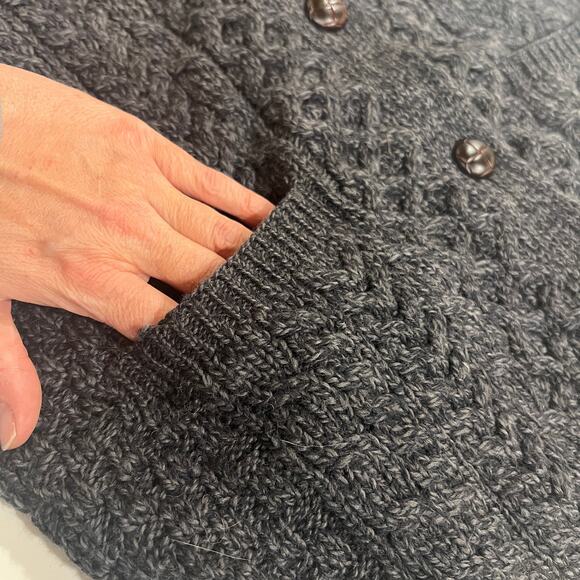 Celtic & Co 100% merino wool cable boyfriend cardigan small heathered navy blue - Picture 10 of 13